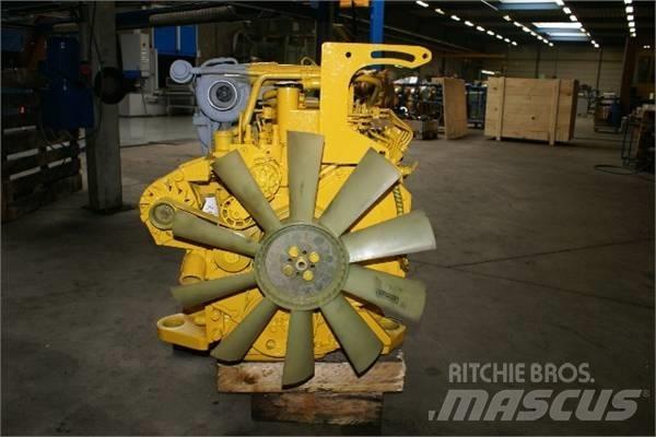 Komatsu SA4D102E Silniki