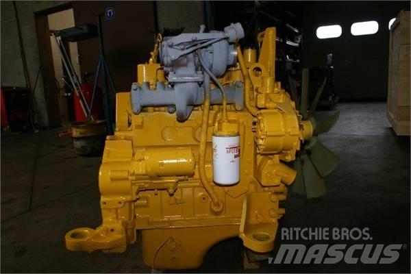 Komatsu SA4D102E Silniki