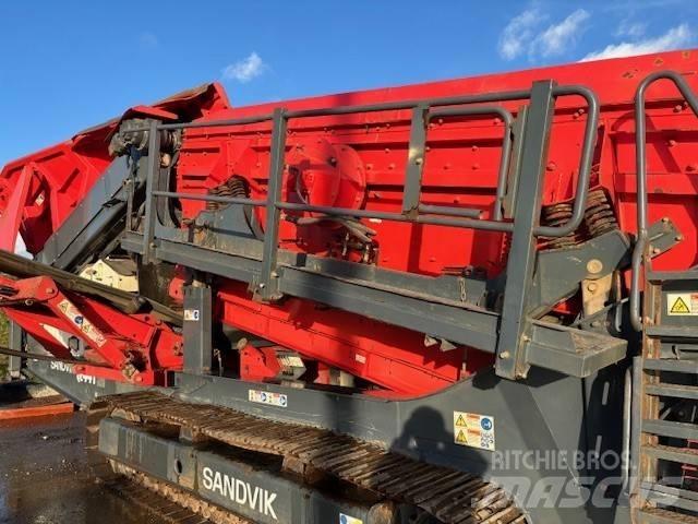 Sandvik QE 441 Przesiewacze mobilne