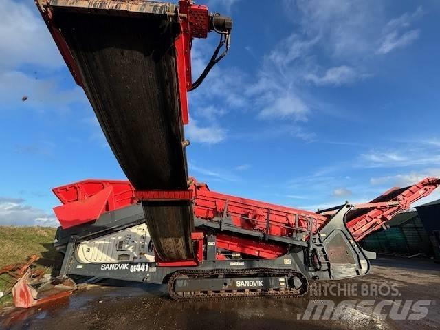 Sandvik QE 441 Przesiewacze mobilne