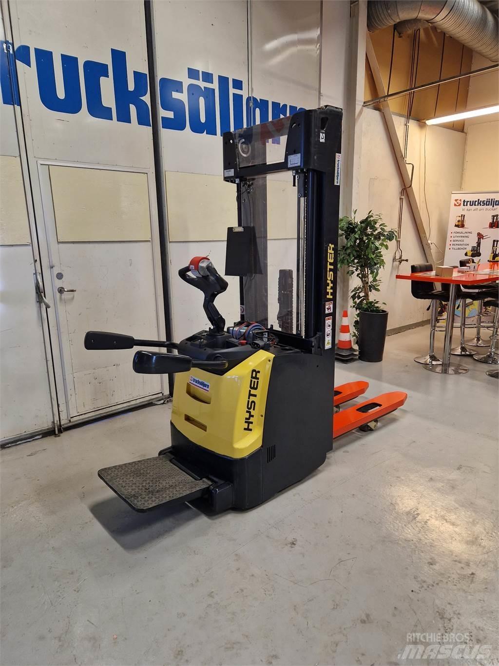 Hyster S1.4S IL Wózki widłowe unoszące z dyszlem