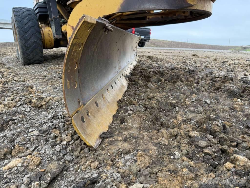 CAT 140H Równiarki