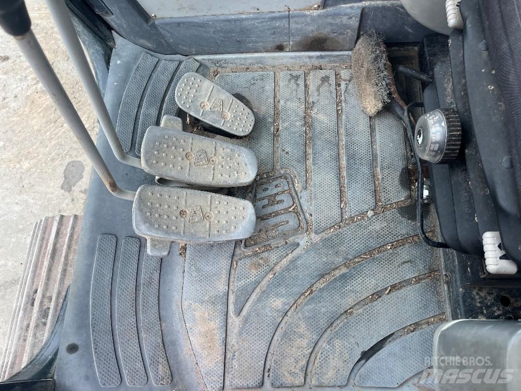 JCB JS 130 Koparki gąsienicowe