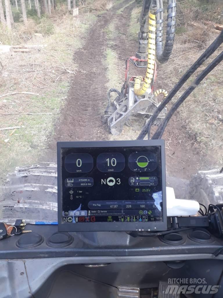 Komatsu 931 XC Harwestery