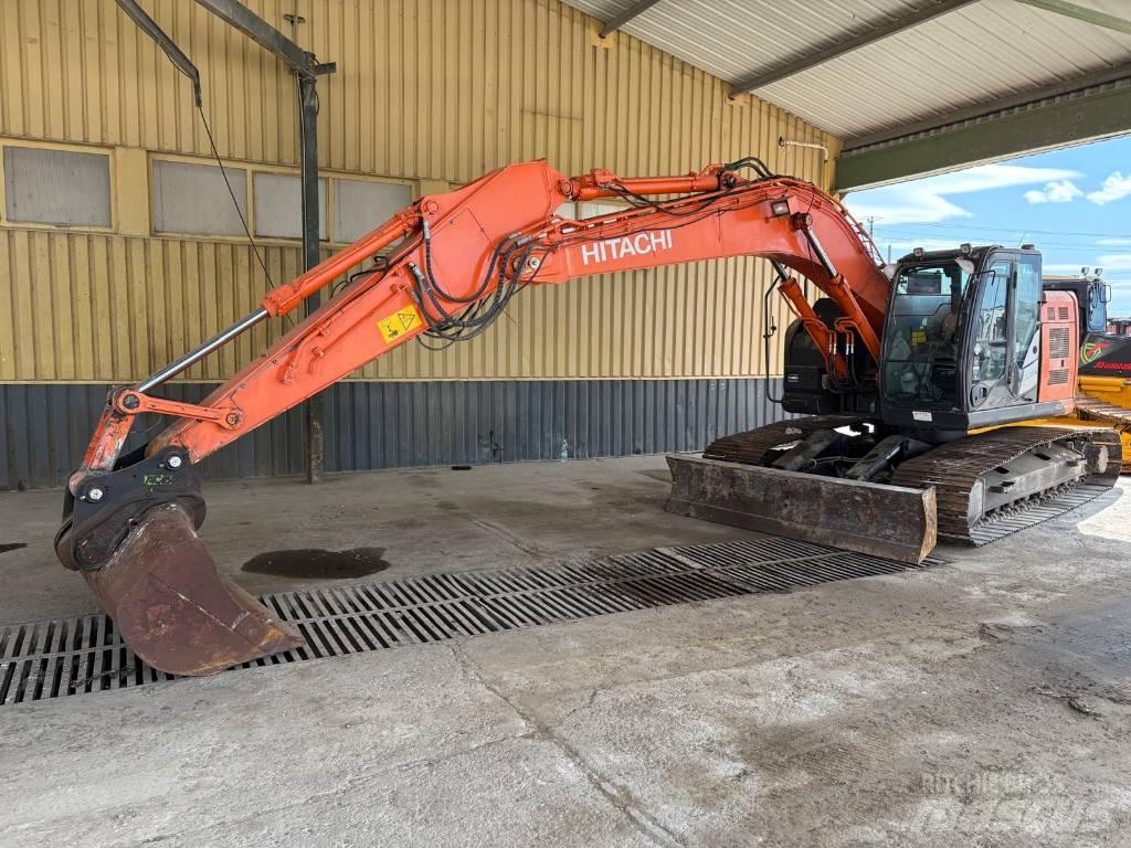 Hitachi ZX 225 Koparki gąsienicowe