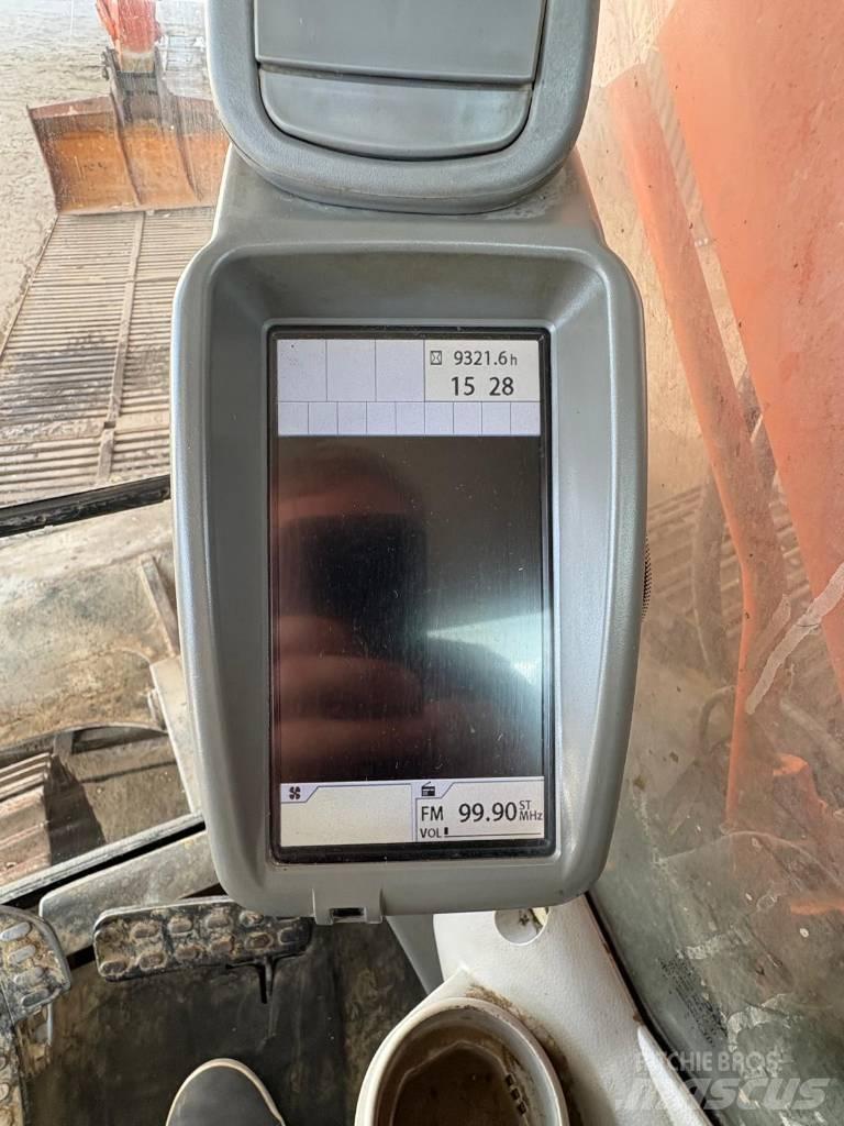 Hitachi ZX 225 Koparki gąsienicowe