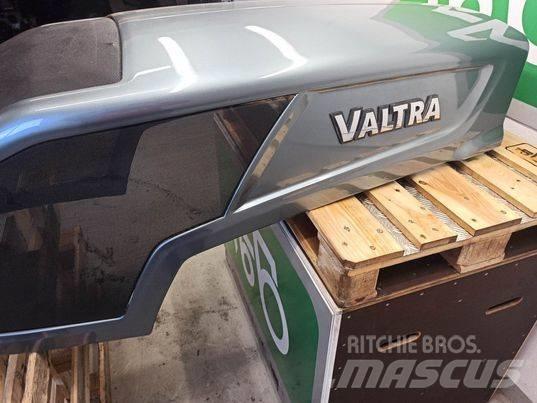 Valtra N 163 hood Kabina i wnętrze