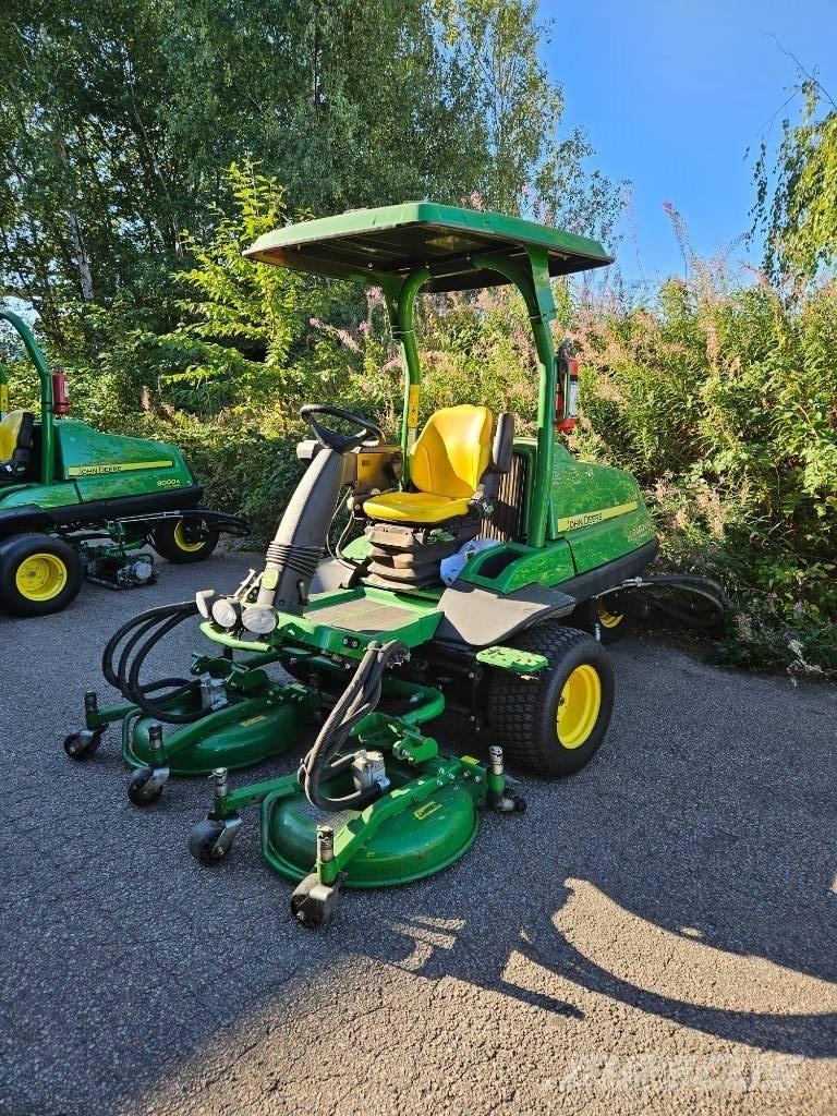 John Deere 7400 A Kosiarki na pola golfowe i stadiony