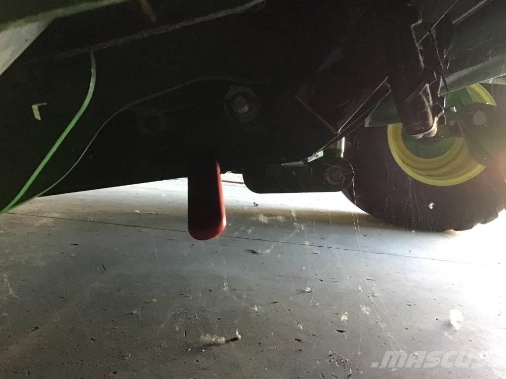 John Deere V461M Prasy zwijające