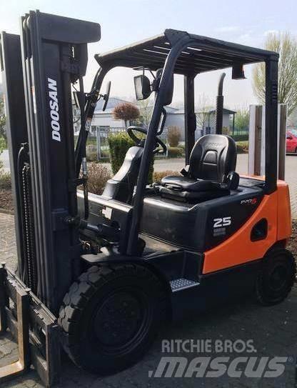 Doosan D25S-5 Wózki Diesla