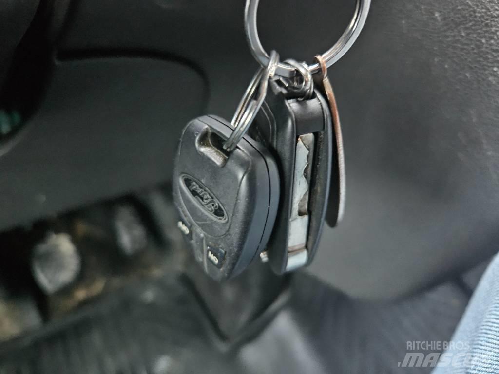 Ford Transit Busy / Vany