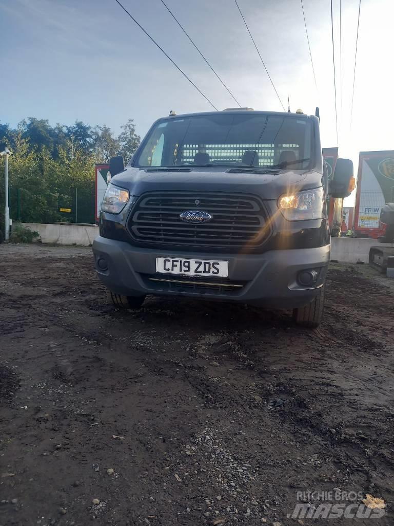 Ford Transit 350 Ciężarówki typu Platforma / Skrzynia