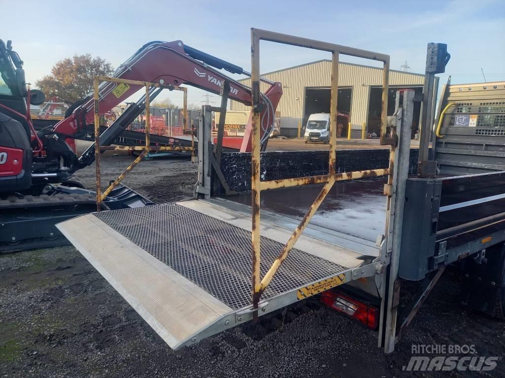 Ford Transit 350 Ciężarówki typu Platforma / Skrzynia