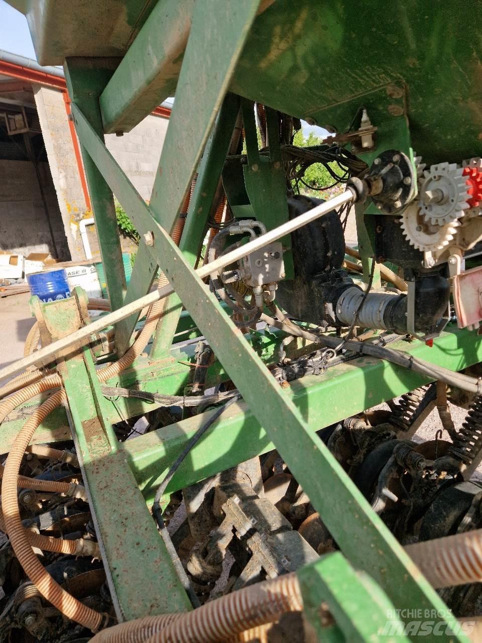 John Deere 750 A Siewniki kombinowane