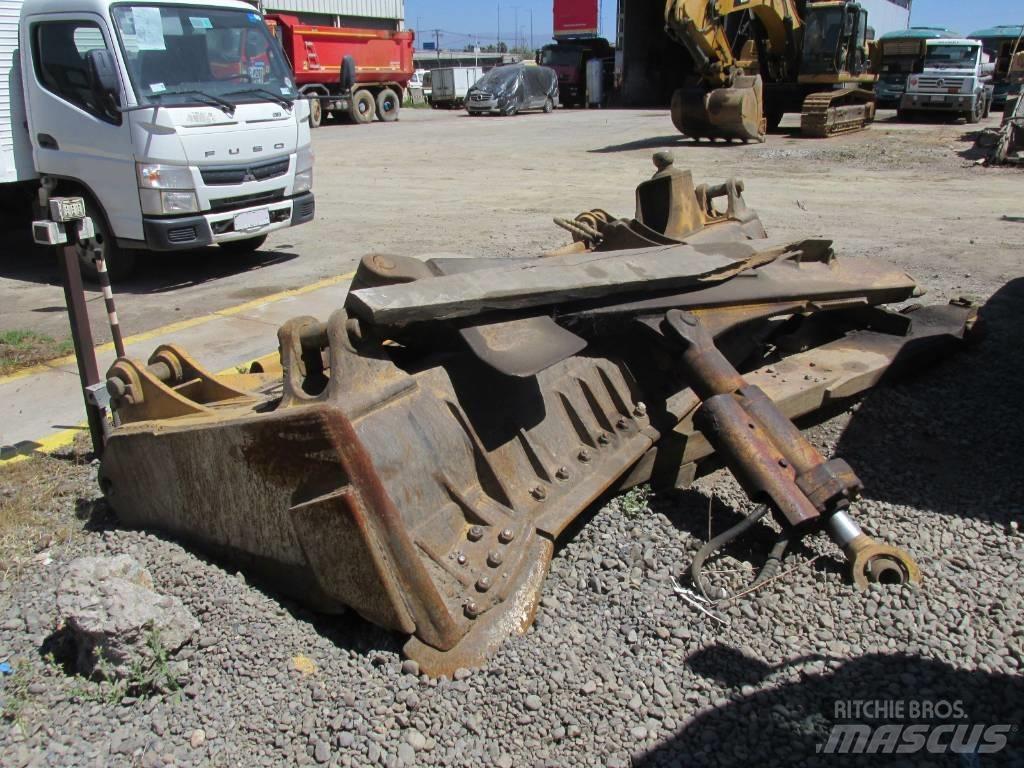 CAT D8T-15 Spycharki gąsienicowe