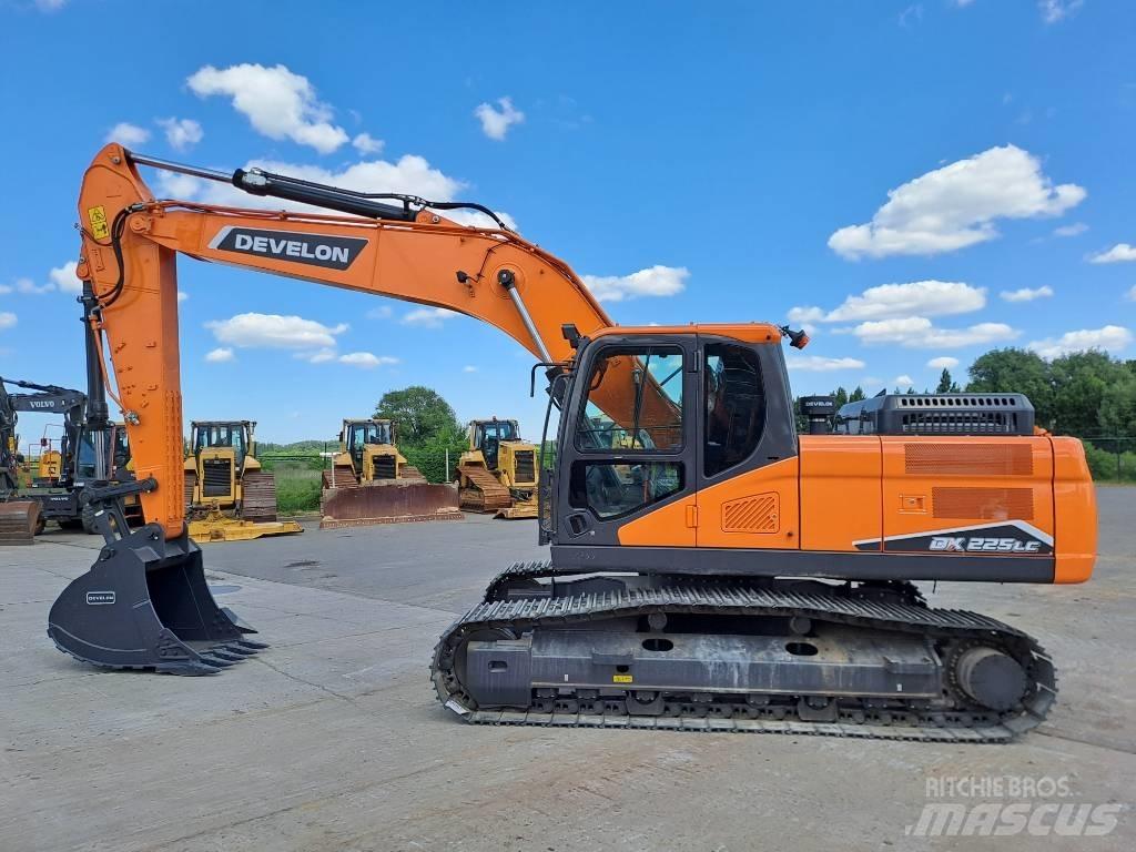 Develon DX225LC-7M Koparki gąsienicowe