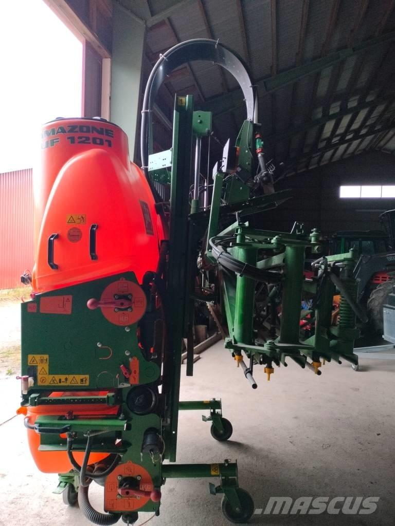 Amazone UF 1201 Zamontowane opryskiwacze