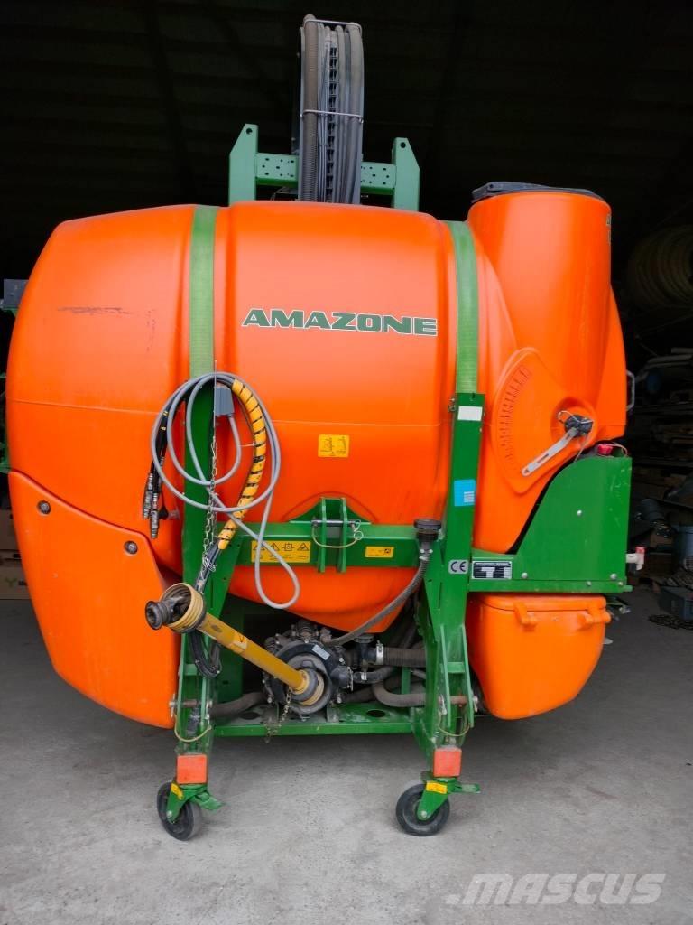 Amazone UF 1201 Zamontowane opryskiwacze