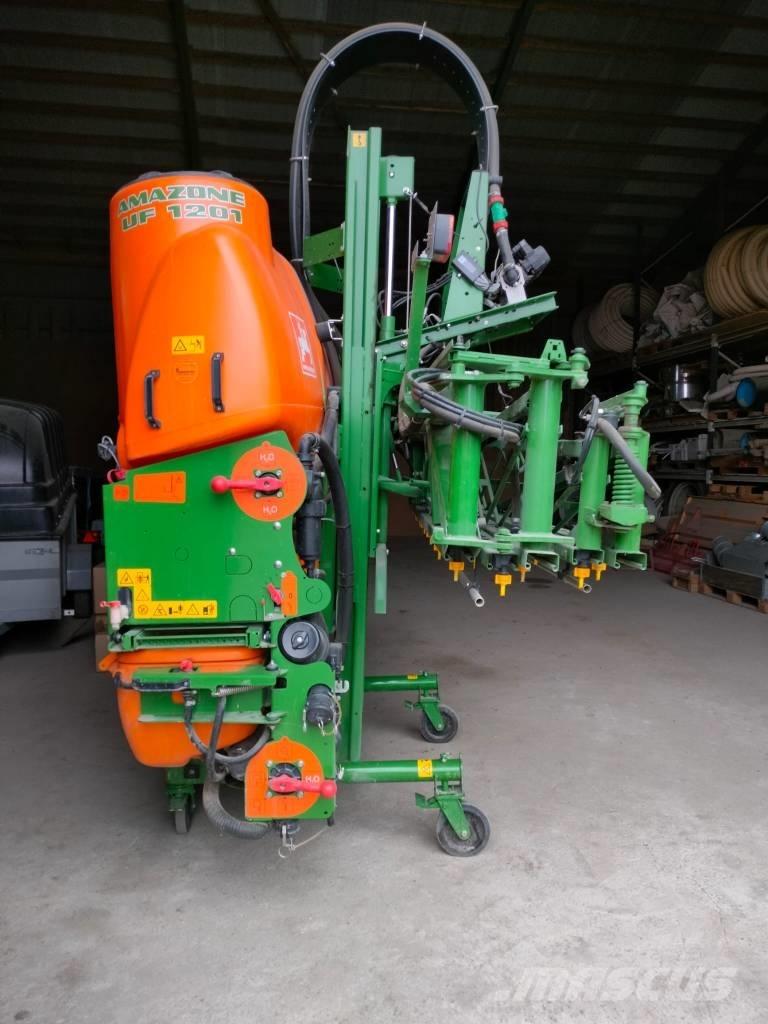 Amazone UF 1201 Zamontowane opryskiwacze