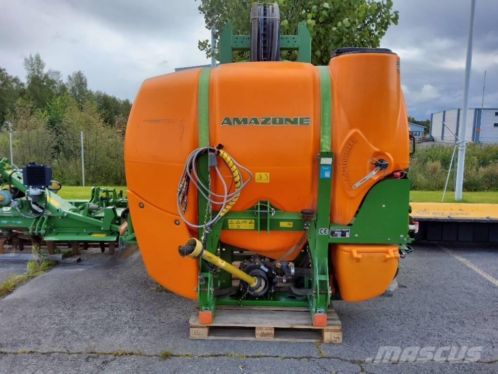 Amazone UF 1201 Zamontowane opryskiwacze