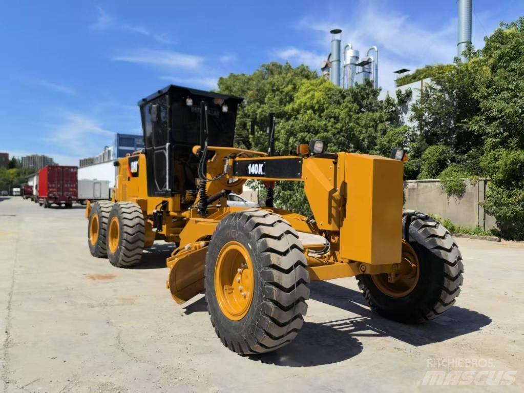 CAT 140 K Równiarki