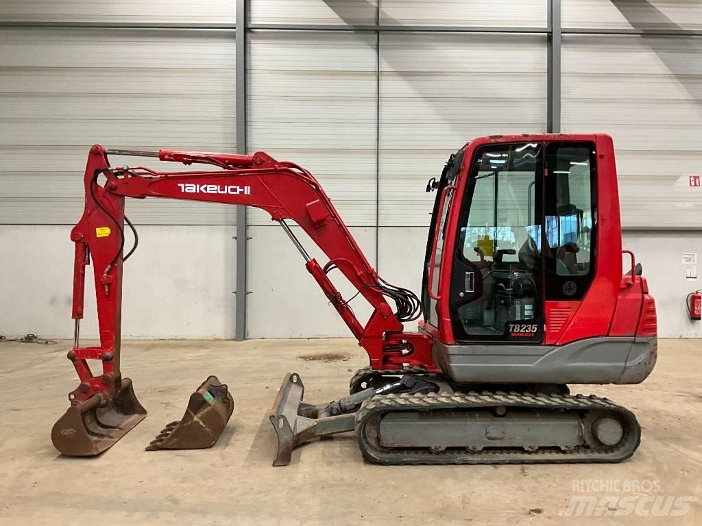 Takeuchi TB 235 Minikoparki