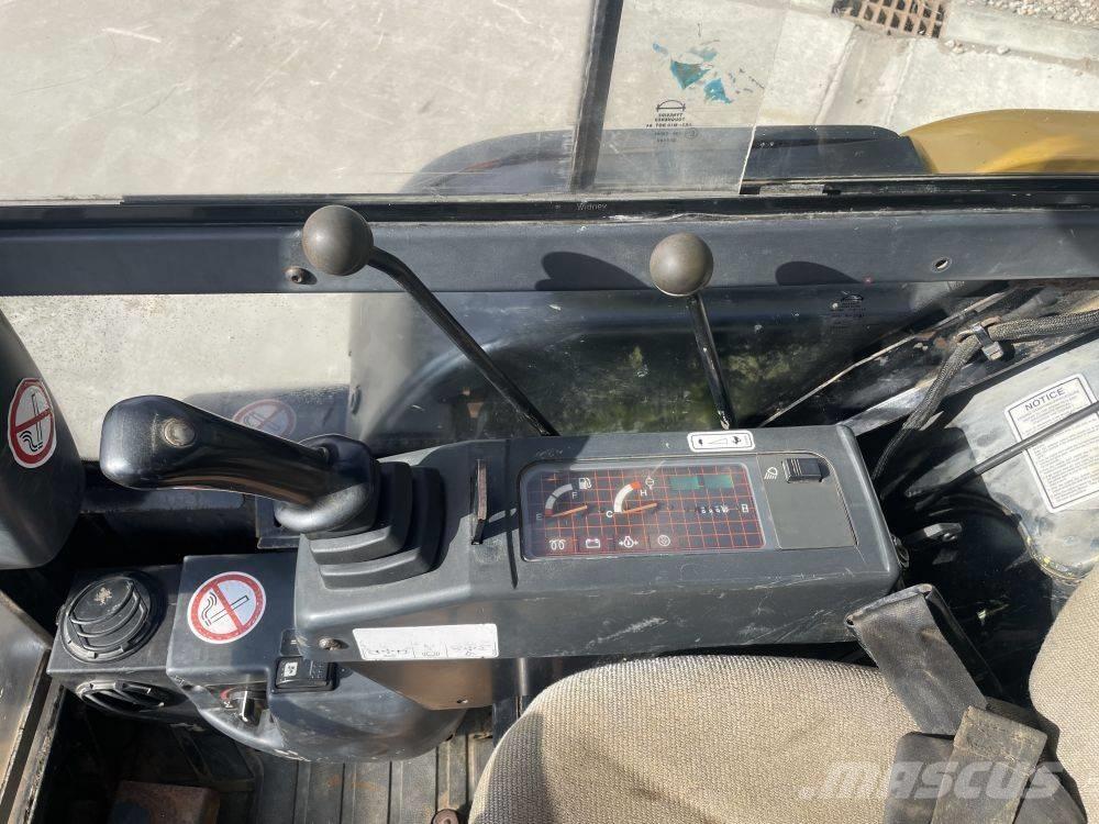 CAT 302.5 Minikoparki