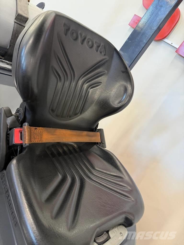 Toyota 11051 - 8FBE15T Wózki elektryczne