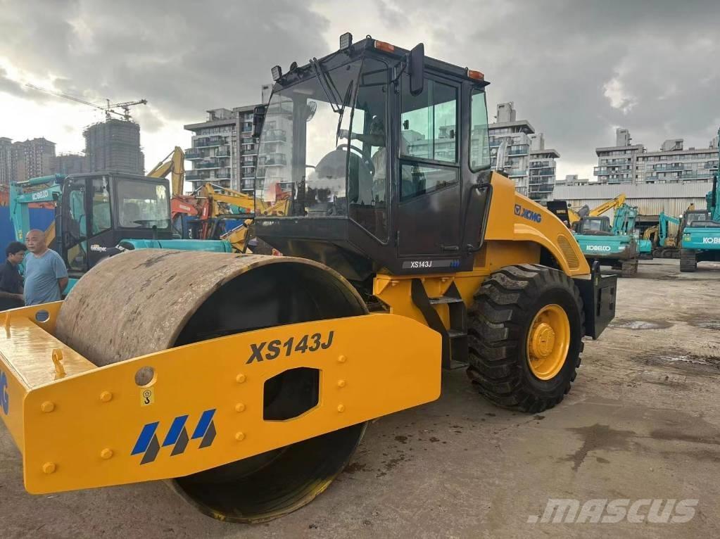 XCMG XS 143 J Walce jednobębnowe