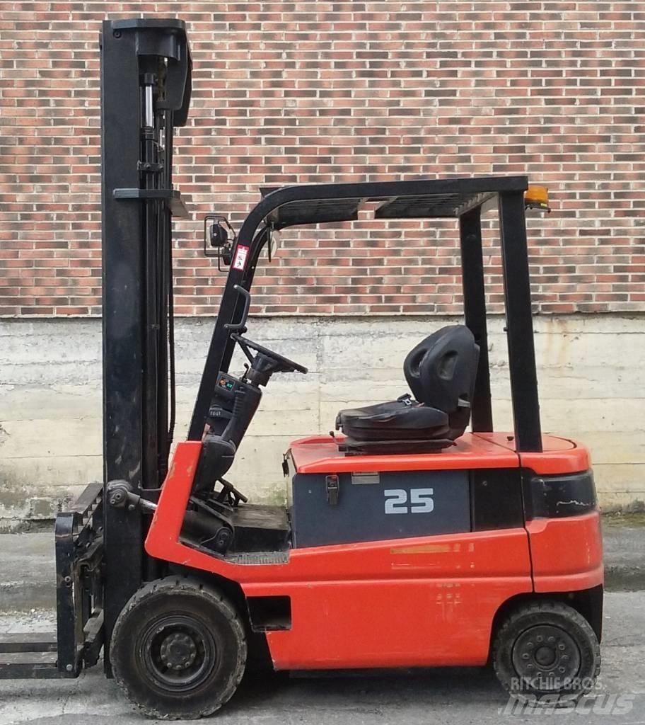 Toyota FBMF25 Wózki elektryczne
