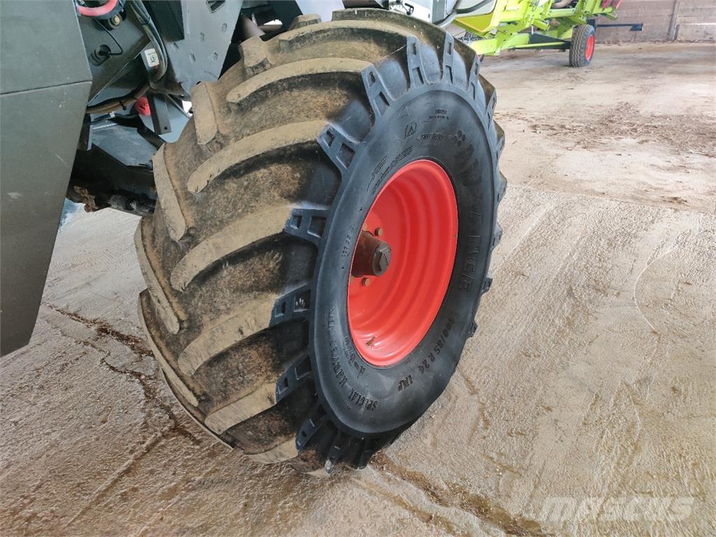 CLAAS TUCANO 480 Kombajny zbożowe