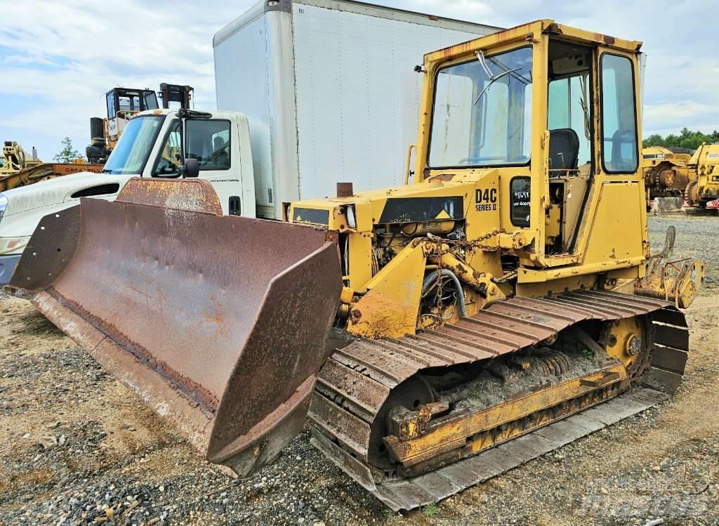 CAT D 4 C Spycharki gąsienicowe