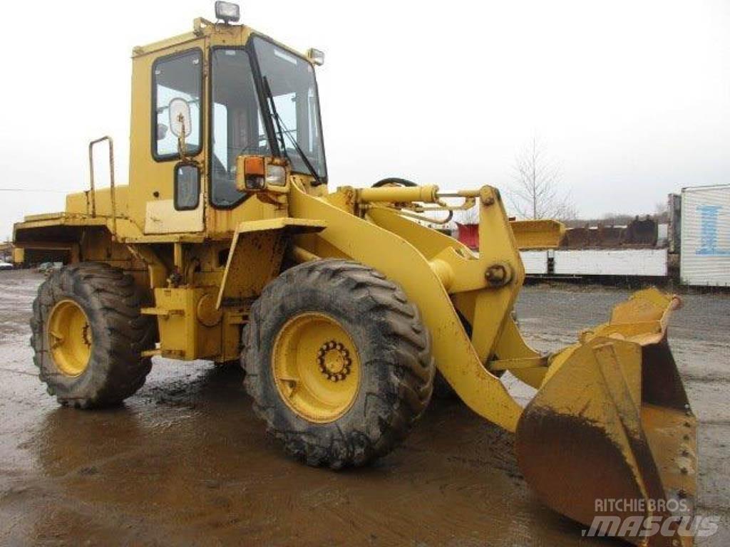 Komatsu WA100-1 Ładowarki kołowe