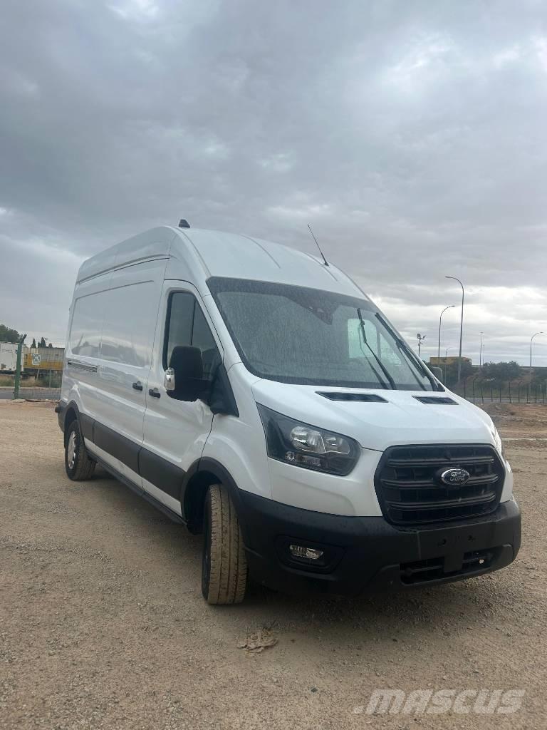 Ford Transit Busy / Vany