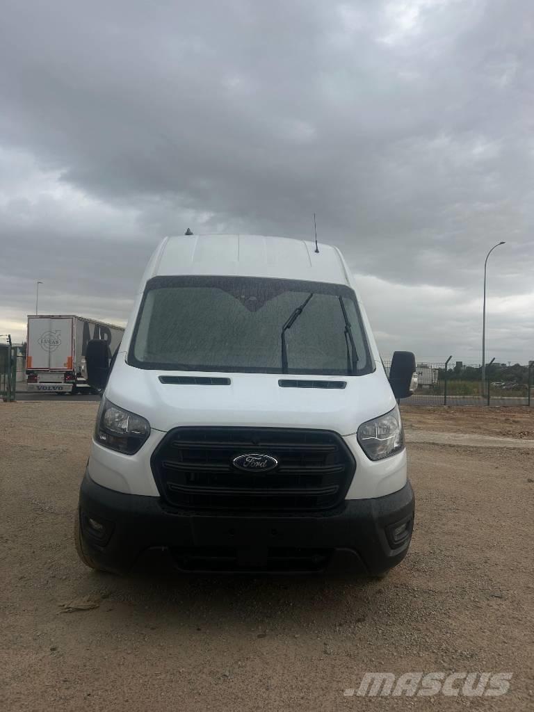 Ford Transit Busy / Vany