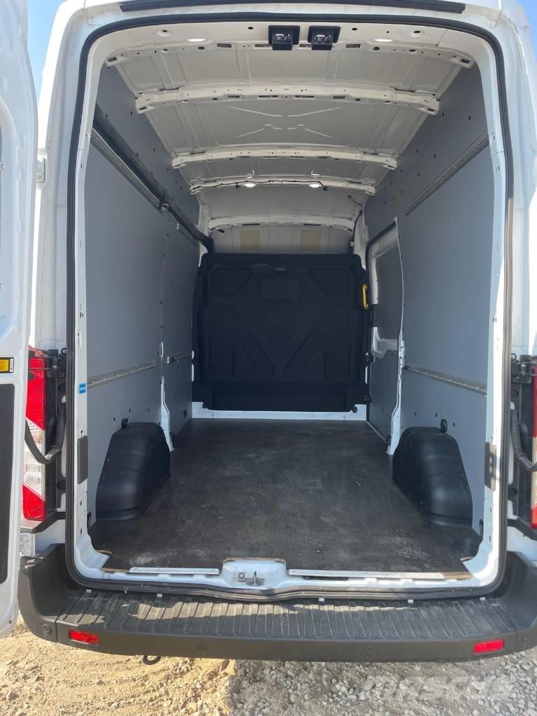Ford Transit Busy / Vany