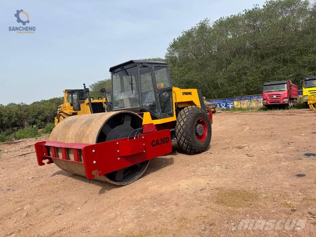 Dynapac CA 30 D Walce jednobębnowe