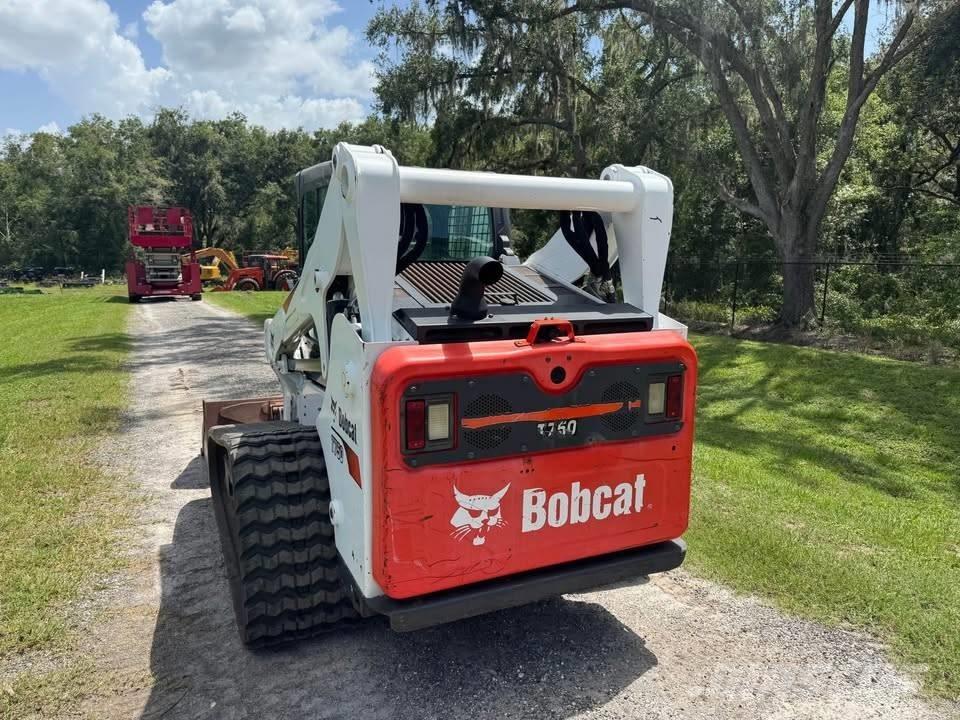 Bobcat T750 Ładowarki burtowe