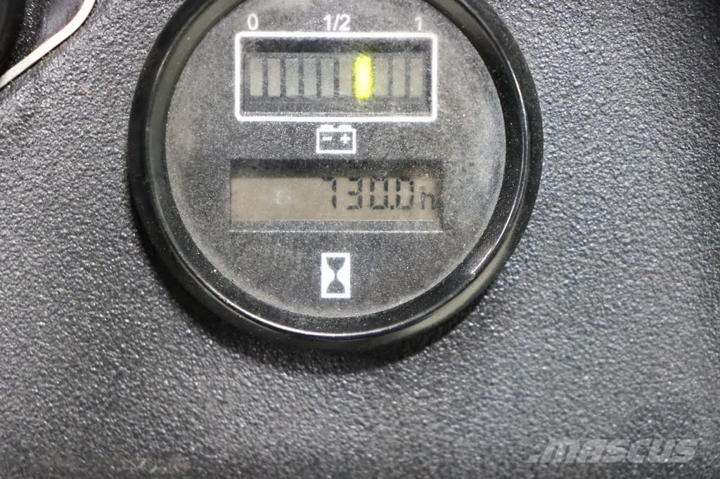 Komatsu CNI 14 Wózki widłowe unoszące z dyszlem