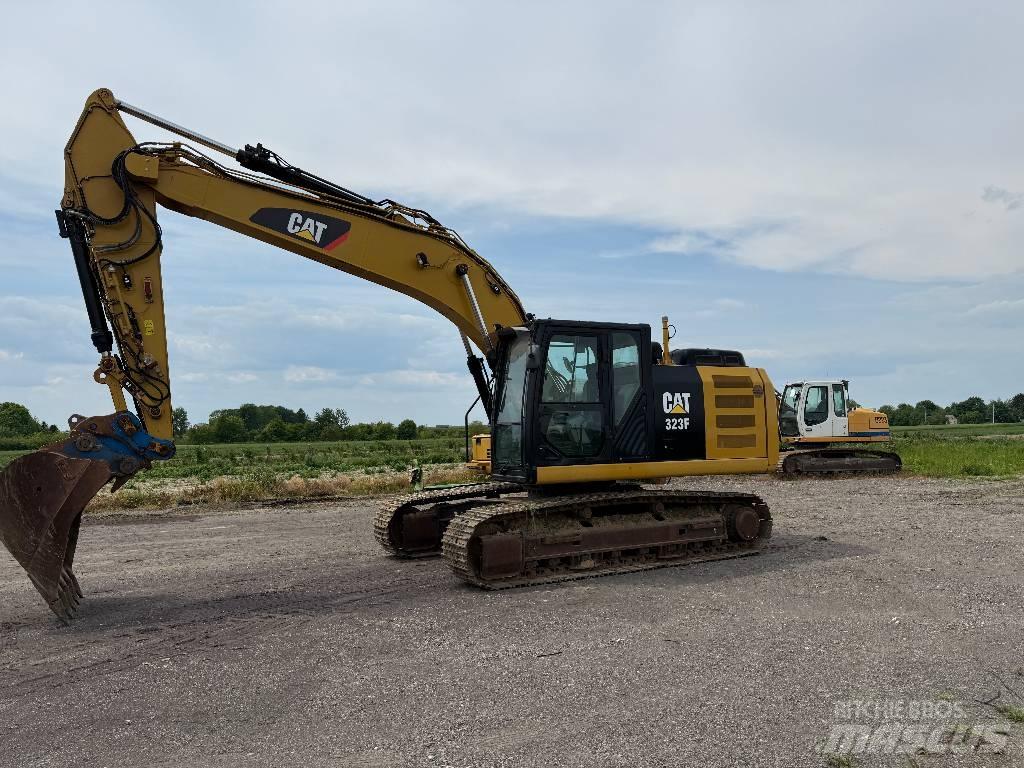 CAT 323 F L Koparki gąsienicowe