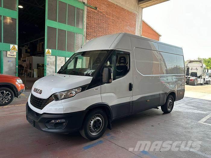 Iveco 35S16 Busy / Vany
