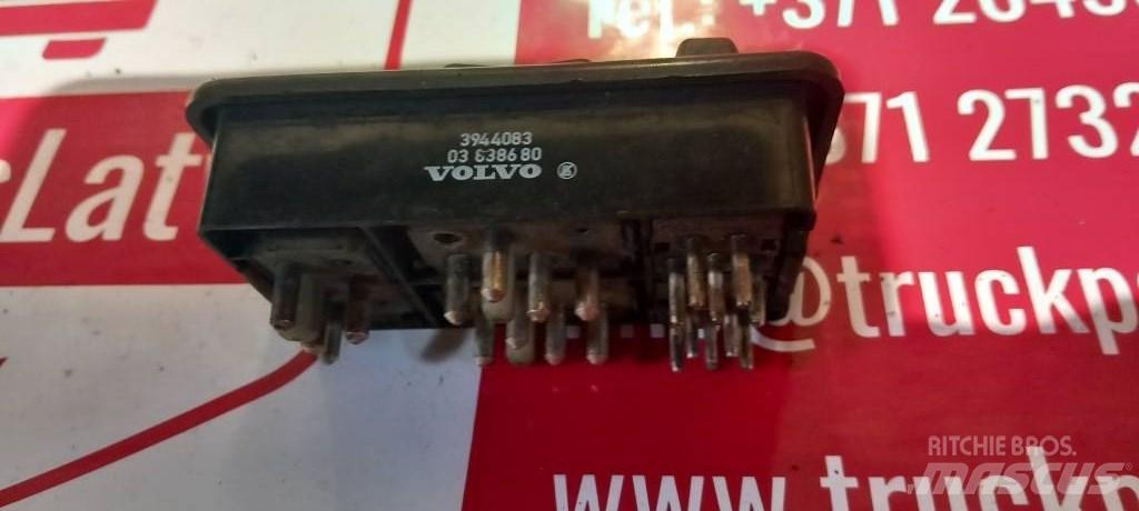 Volvo FH 12.  3944083 Kabiny i wnętrze