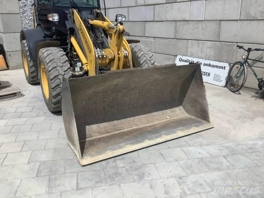 Komatsu WA100M-8 Ładowarki kołowe