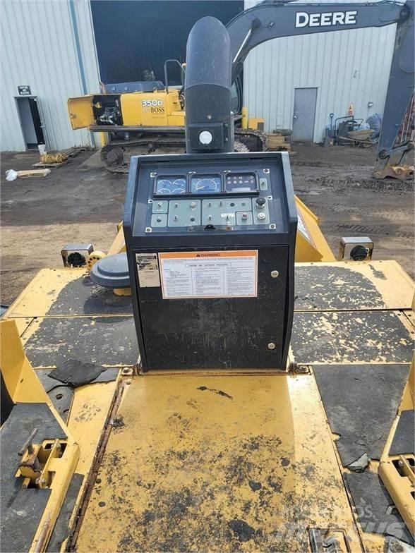 CAT AP-655C Rozściełacze do asfaltu