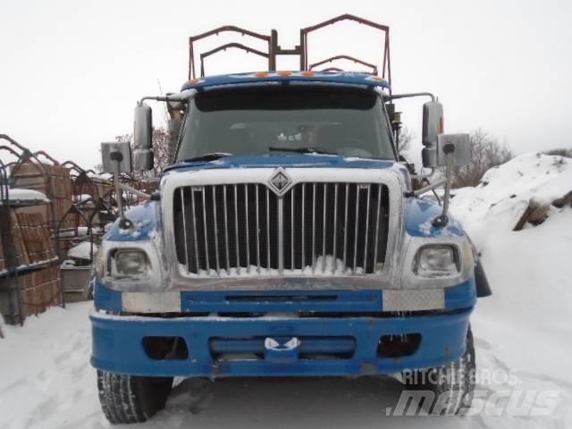International 4600 Ciężarówki typu Platforma / Skrzynia