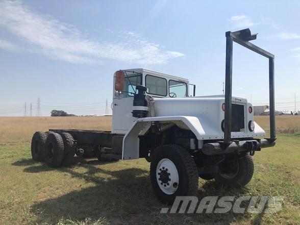 Diamond T M13 Pojazdy pod zabudowę