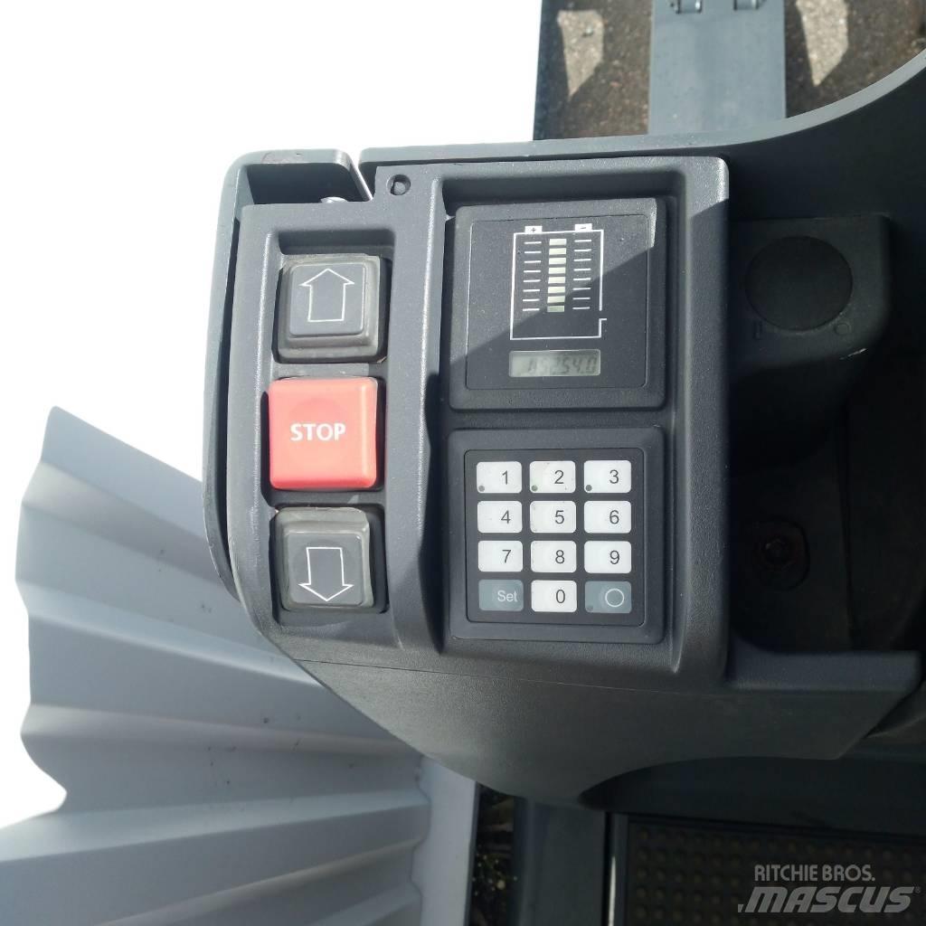 Jungheinrich ECE 220 Wózki kompletacyjne nisko unoszące