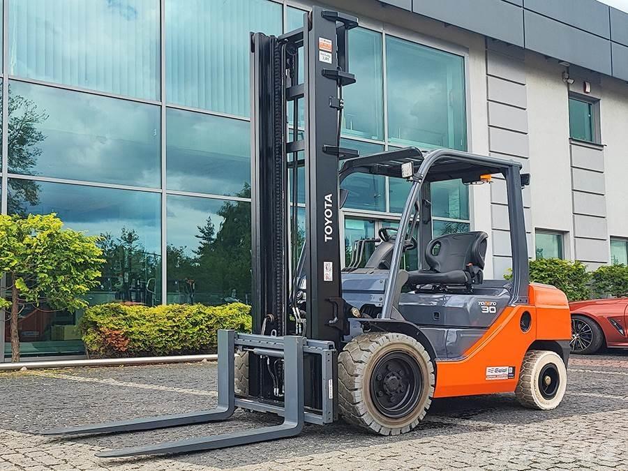 Toyota 02-8FDF30 Wózki Diesla