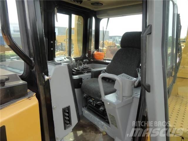 CAT D 8 R Spycharki gąsienicowe