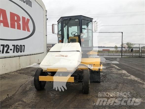  LAYMOR SM400 Zamiatarki - Zgarniarki - Odśnieżarki